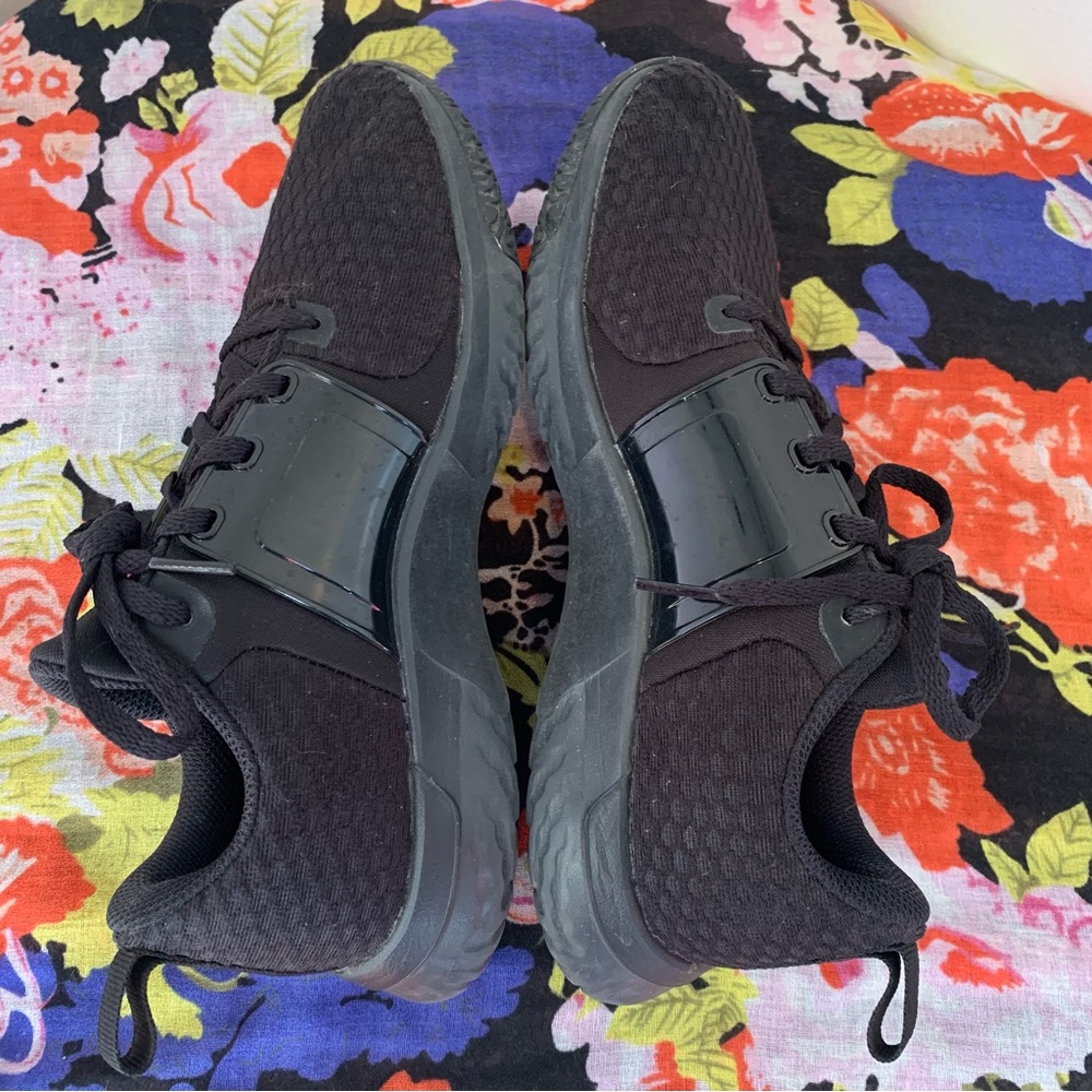 Nike Renew In-Season Training Sneakers - Picture 2 of 12
